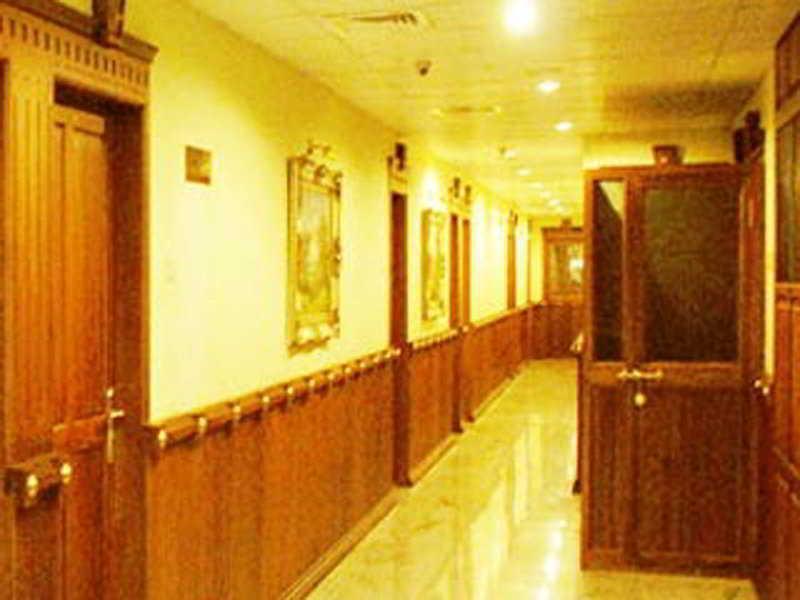 Hotel Grand Seasons Kochi Esterno foto