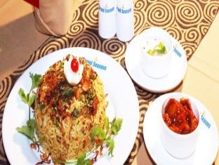 Hotel Grand Seasons Kochi Esterno foto