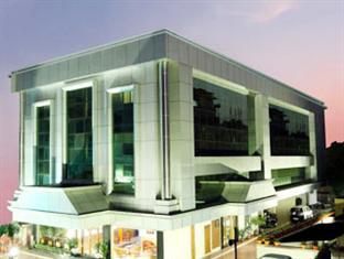 Hotel Grand Seasons Kochi Esterno foto